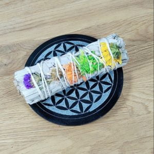 Sauge Blanche "Positive Vibes" avec des fleurs et un fagot de sauge pour purification en douceur.