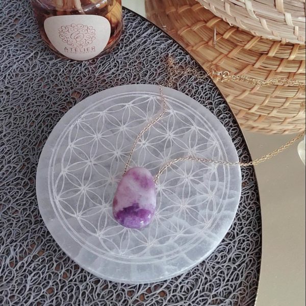 Lépidolite - Pierre de Sérénité et d'Équilibre, apaise l'esprit, équilibre émotionnel.