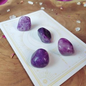 Lépidolite - Pierre de Sérénité et d'Équilibre, apaise l'esprit, équilibre émotionnel.