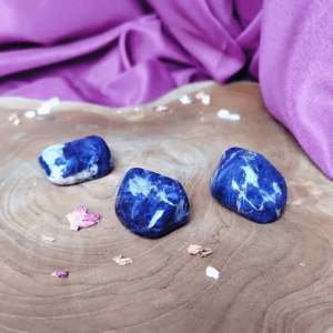sodalite. Lithothérapie. pierre de sagesse. Pierre naturelle