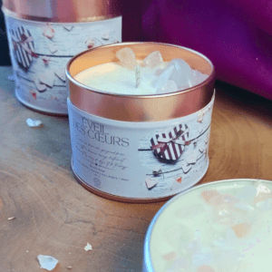 bougie parfumée cire végétale. Bougie livresque. Bougie romantique. Bougie romance.