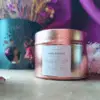 Bougie Ambre Éternel captivant avec éclat d'ambre et vanille pour ambiance élégante.